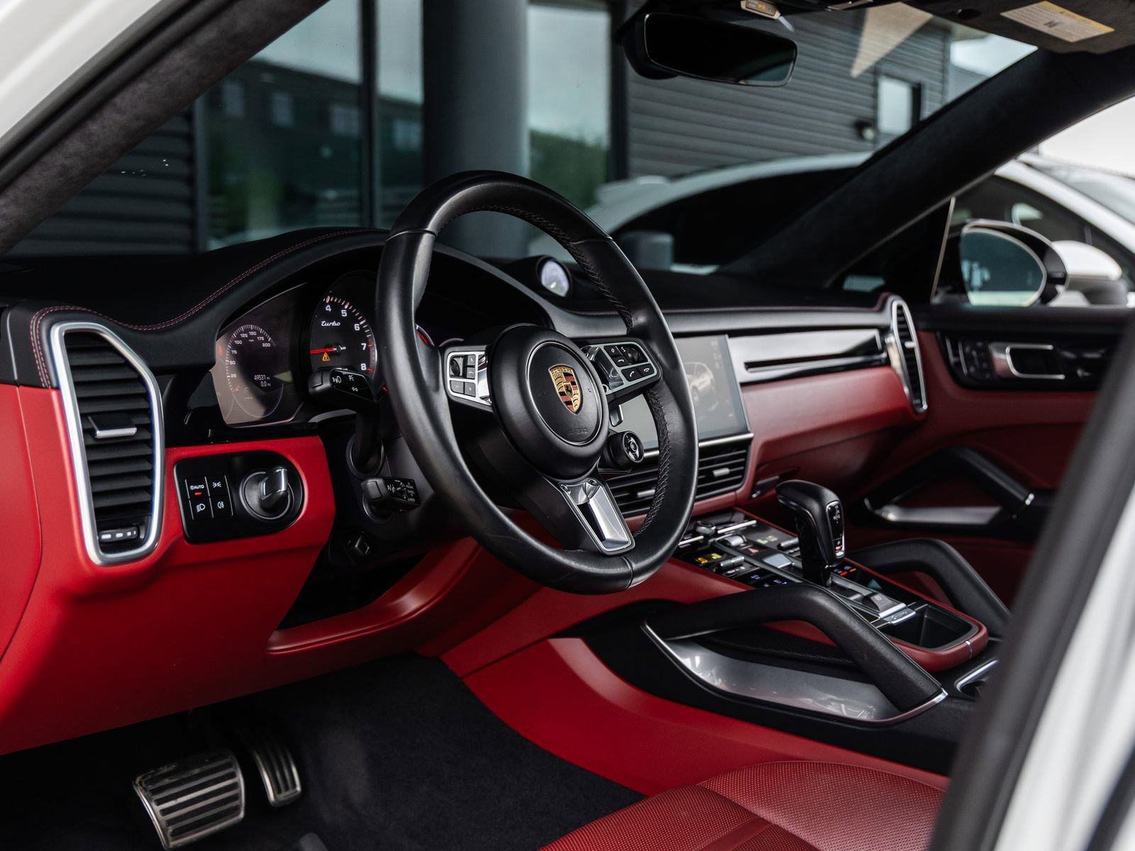 Certified 2023 Porsche Cayenne Turbo AWD/4WD image 4