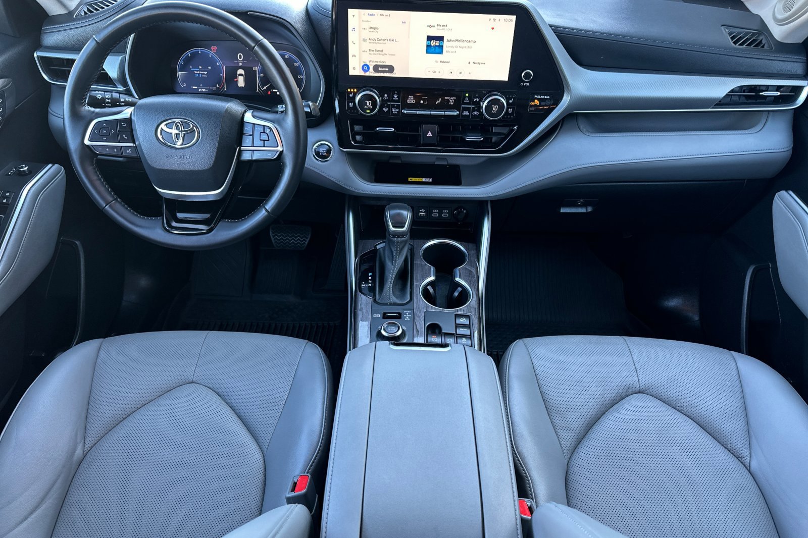 Used 2023 Toyota Highlander Platinum image 13