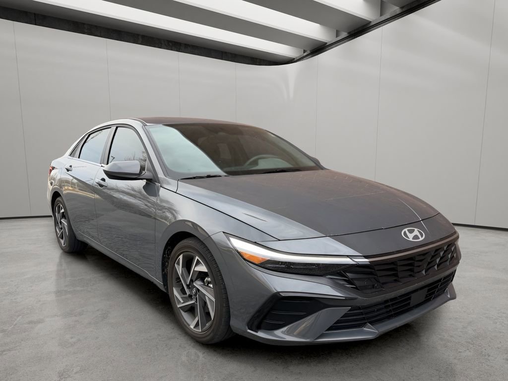 Used 2025 Hyundai Elantra SEL image 7