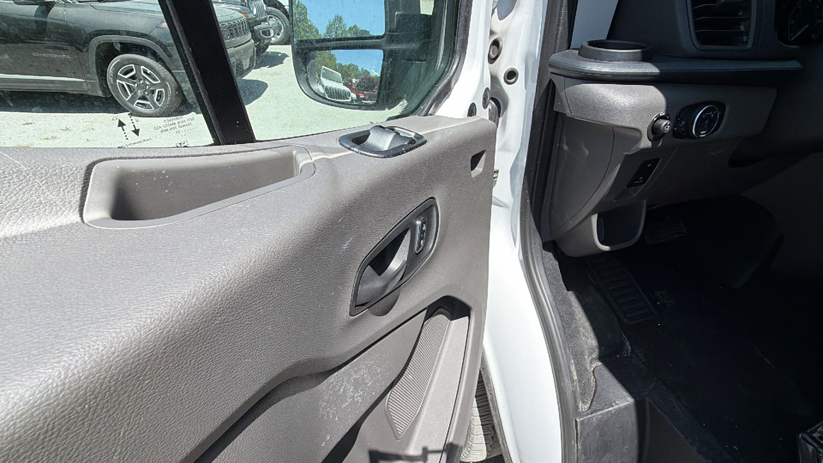Used 2025 Ford Transit 350 XLT RWD image 16