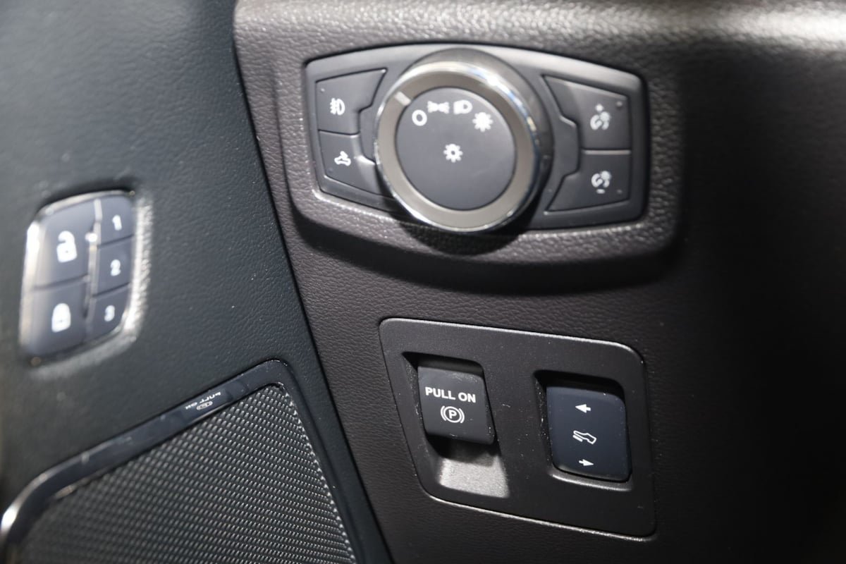 Used 2018 Ford F150 Lariat AWD/4WD image 29