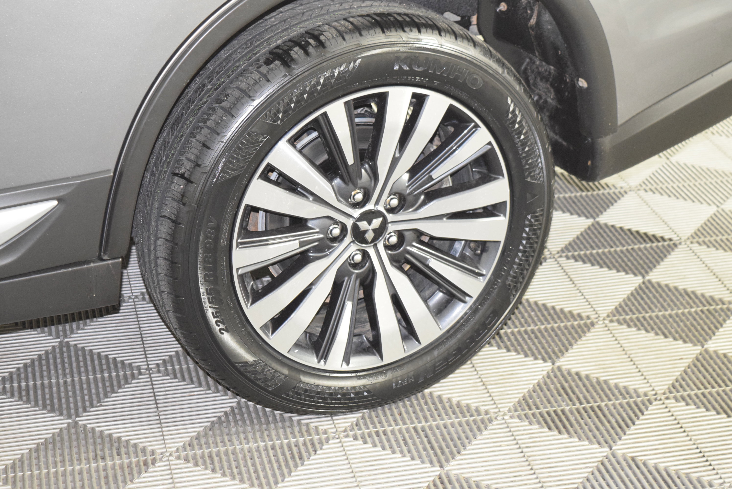 Used 2020 Mitsubishi Outlander ES image 40