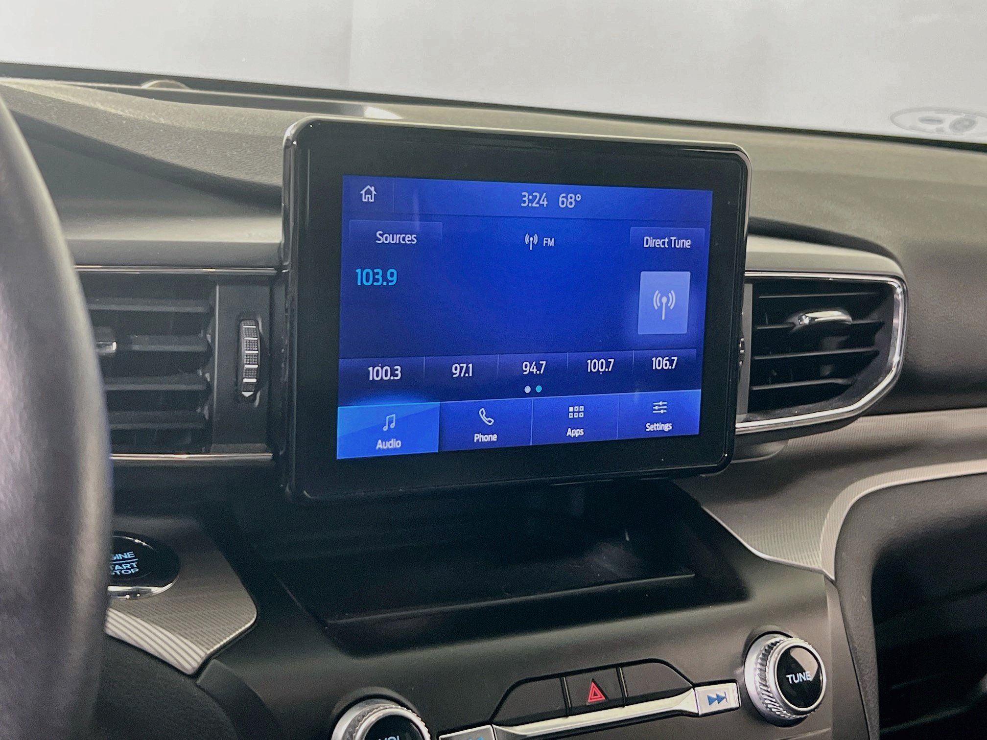 Used 2020 Ford Explorer XLT w/ Equipment Group 202A AWD/4WD image 14