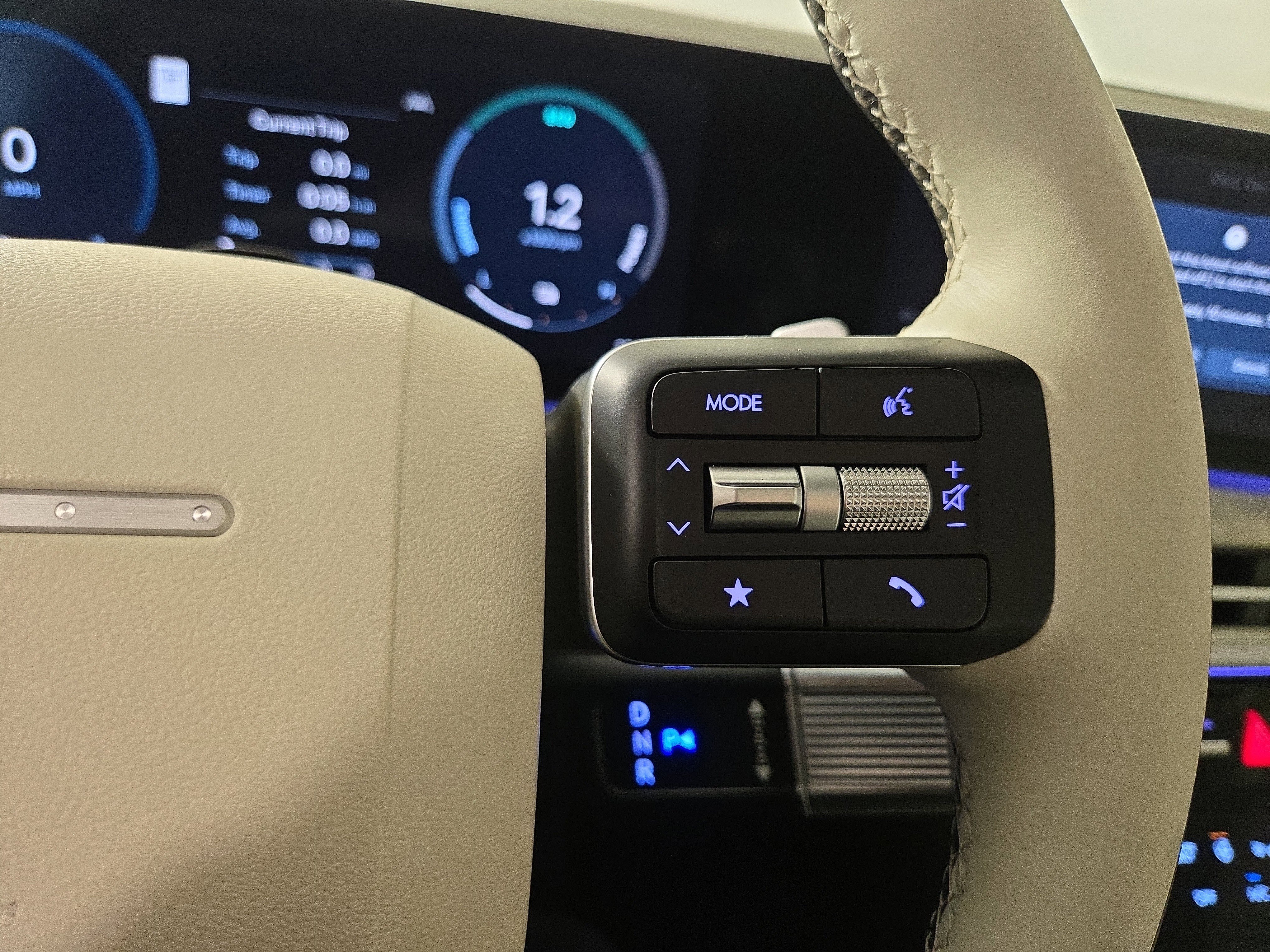 Used 2024 Hyundai Santa Fe Calligraphy image 17