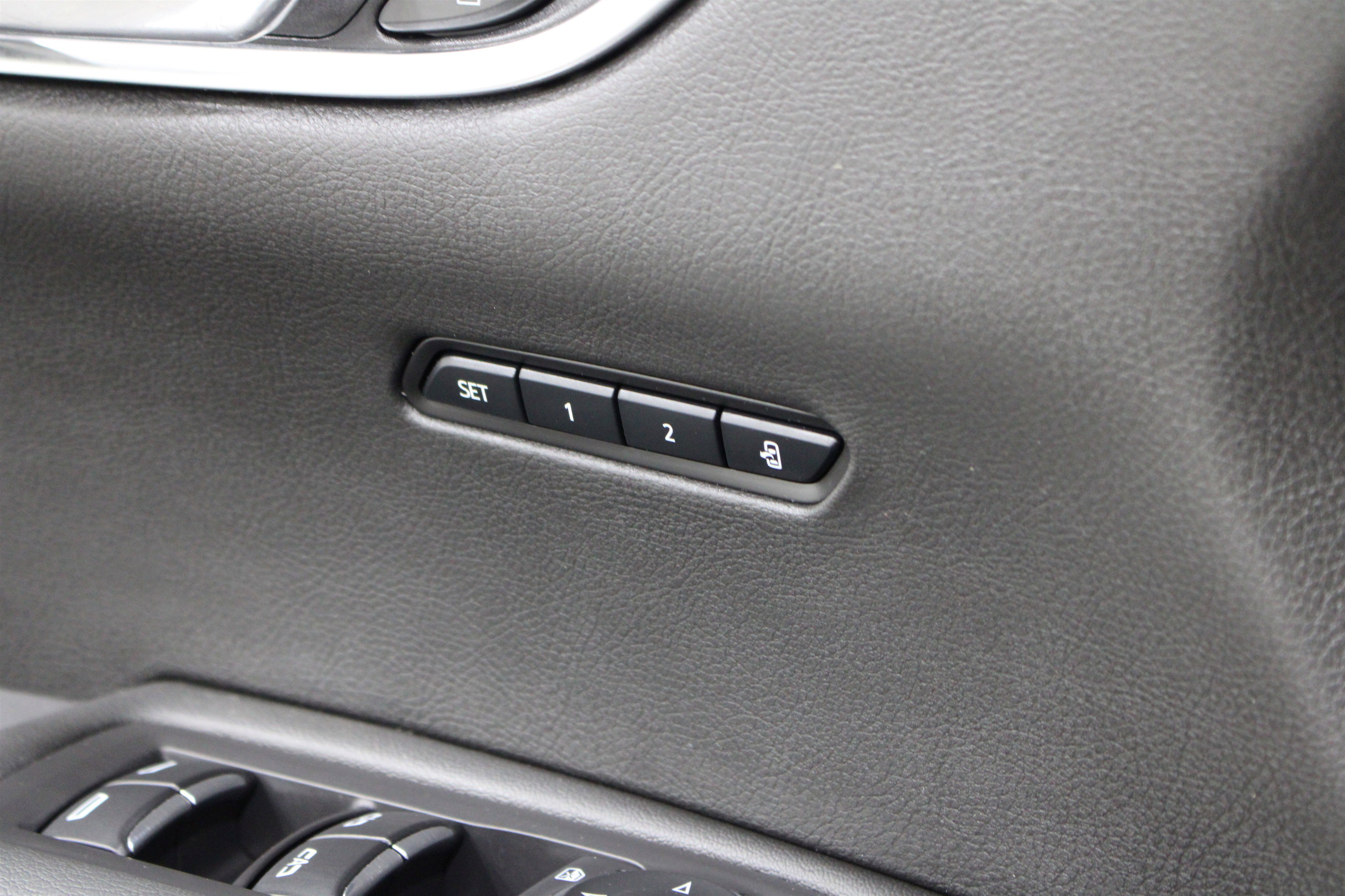 Certified 2024 Cadillac XT6 Luxury image 8