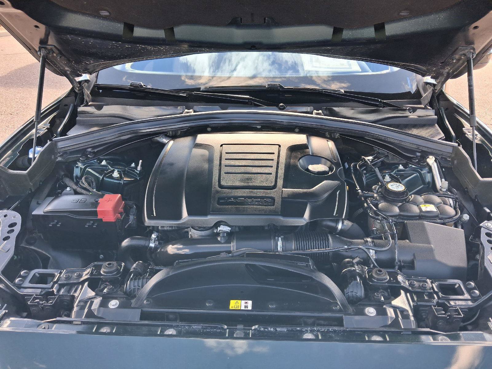 Used 2018 Jaguar F-PACE Premium AWD/4WD image 44