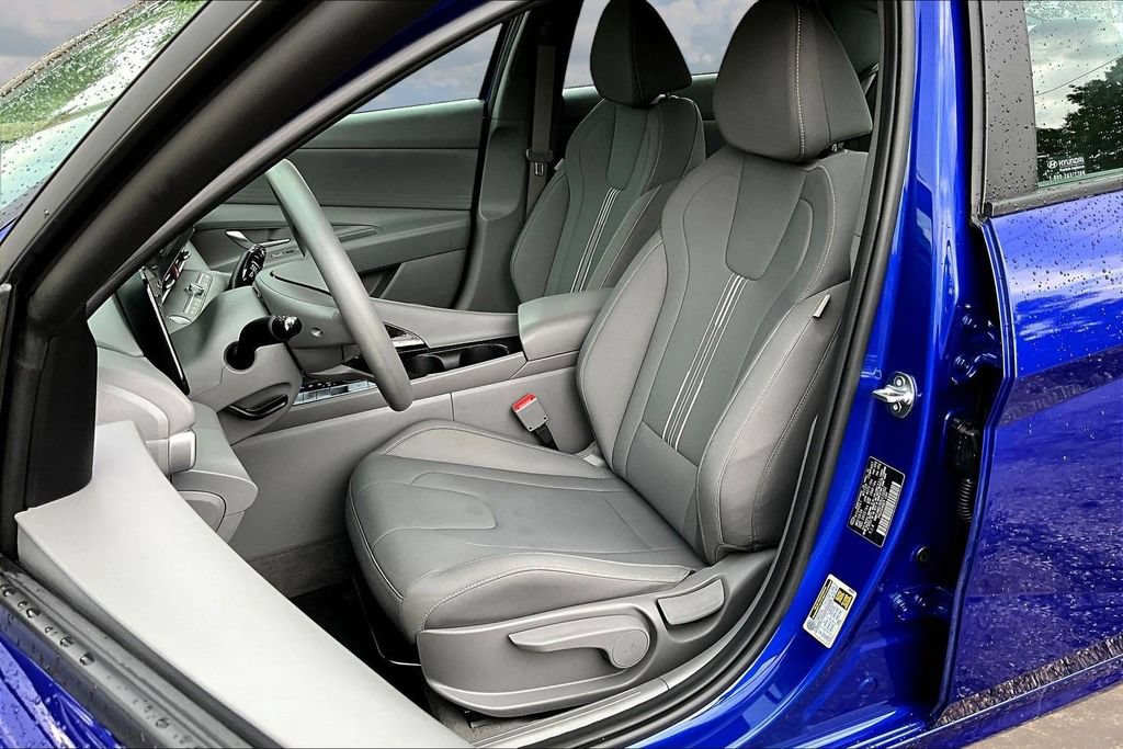Used 2024 Hyundai Elantra Blue FWD image 23