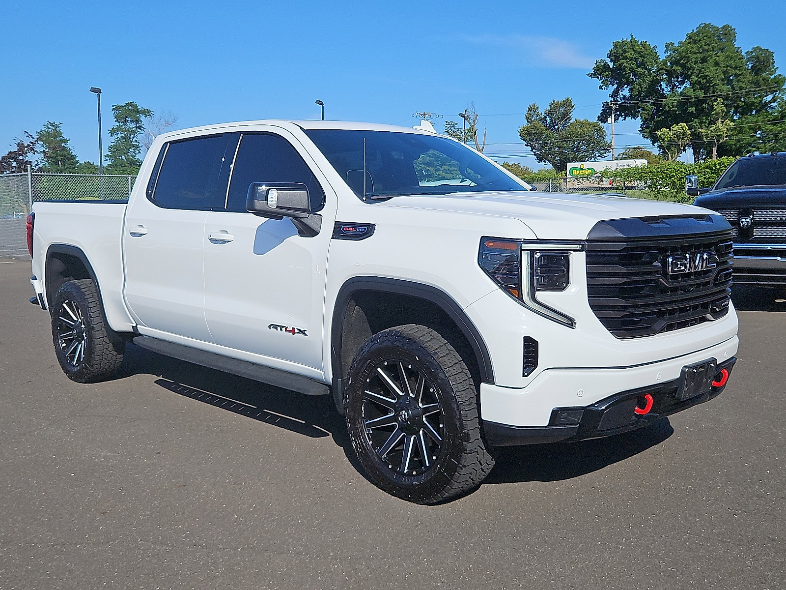 Used 2022 GMC Sierra 1500 AT4X image 1