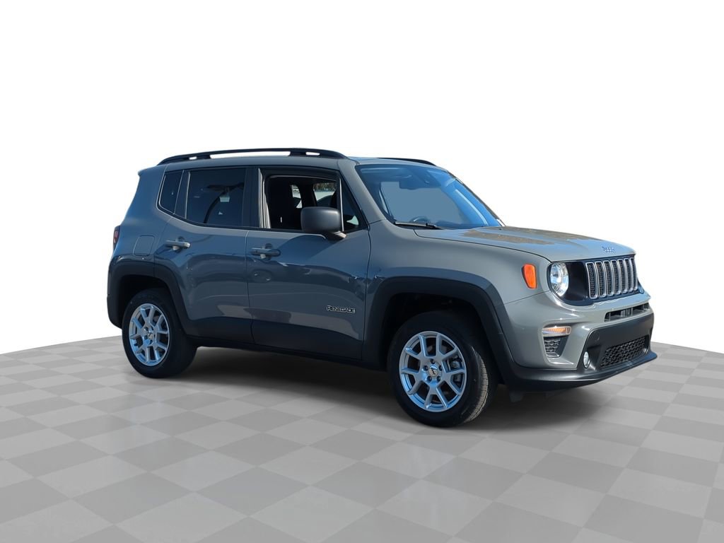 Used 2022 Jeep Renegade Latitude w/ Convenience Group image 2