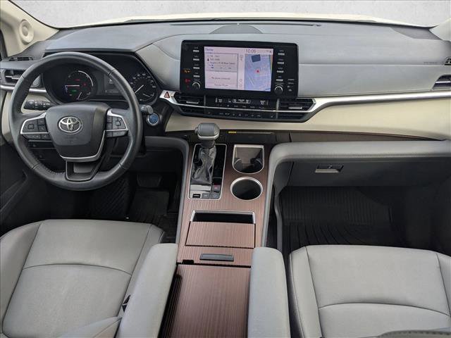 Used 2023 Toyota Sienna XLE w/ XLE Plus Package image 17