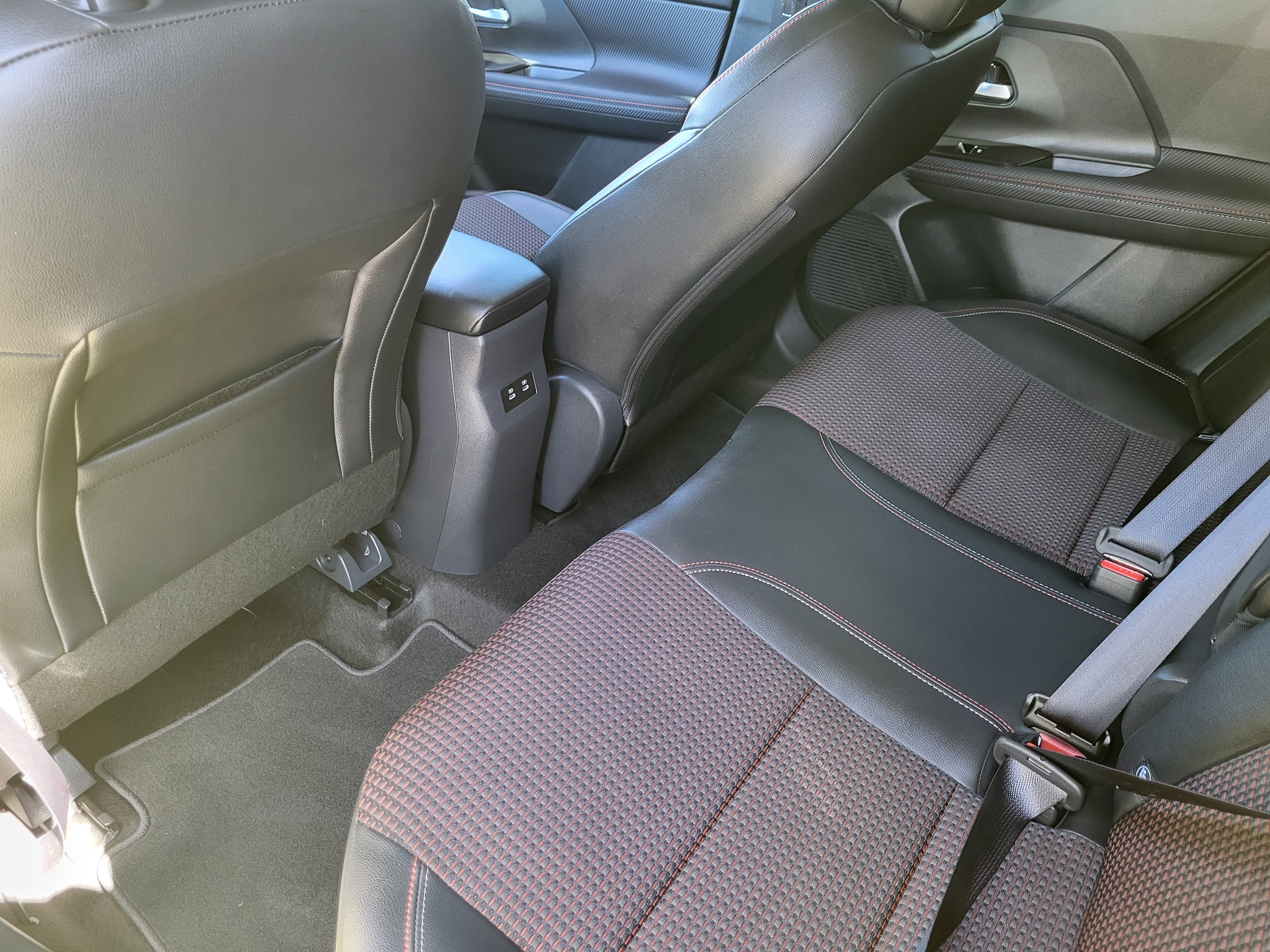 Certified 2025 Nissan Kicks SR w/ SR Premium Package AWD/4WD image 24
