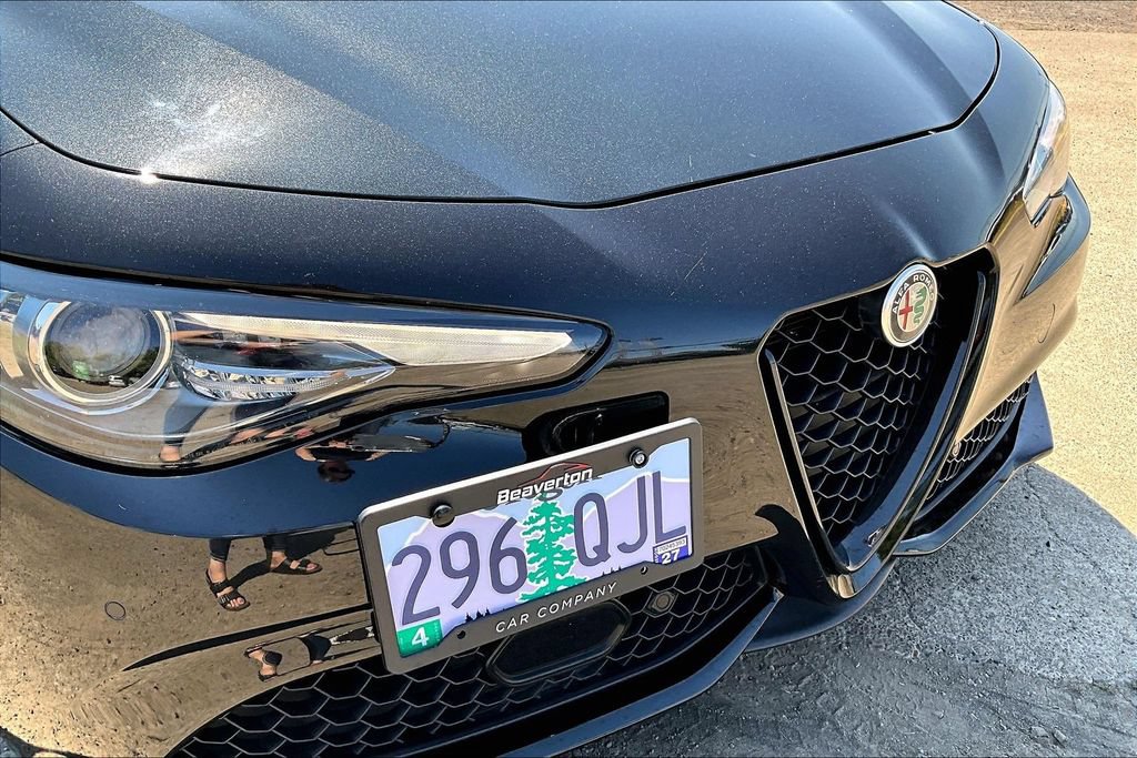 Used 2022 Alfa Romeo Giulia Veloce RWD image 31