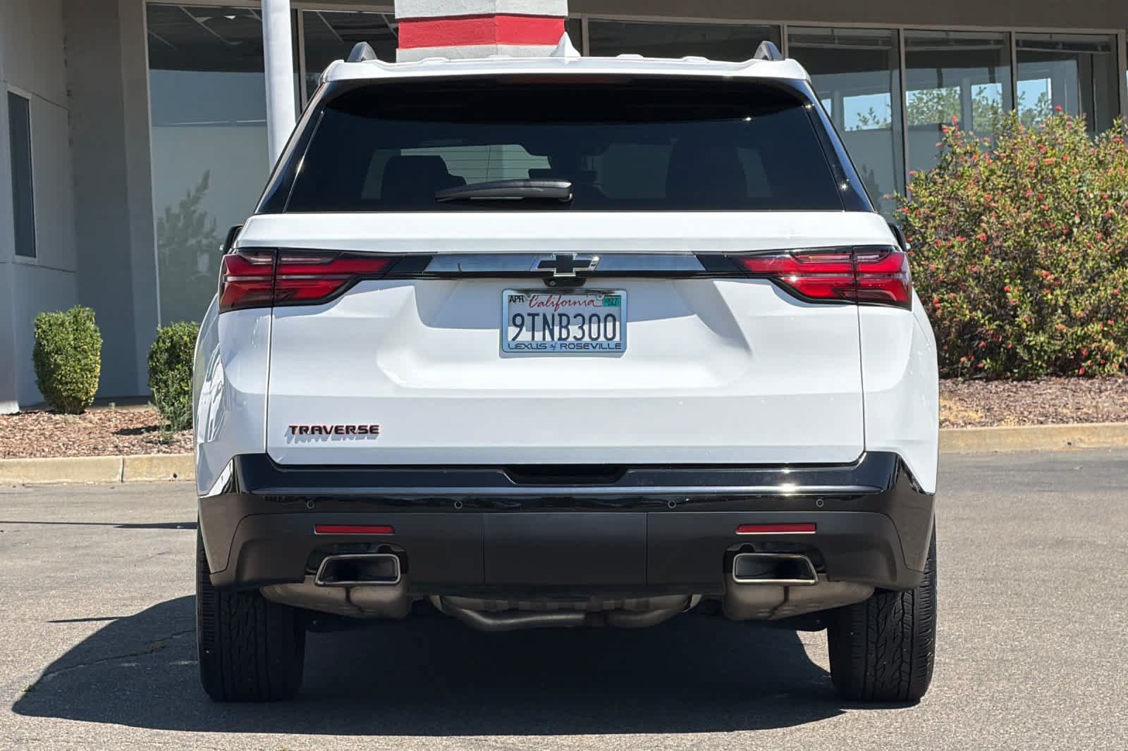 Used 2023 Chevrolet Traverse Premier w/ Redline Edition FWD image 8