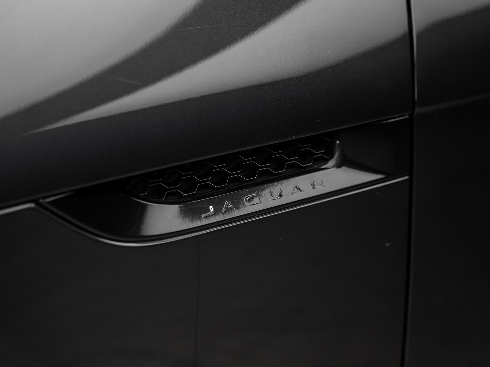 Used 2015 Jaguar F-TYPE S RWD image 25