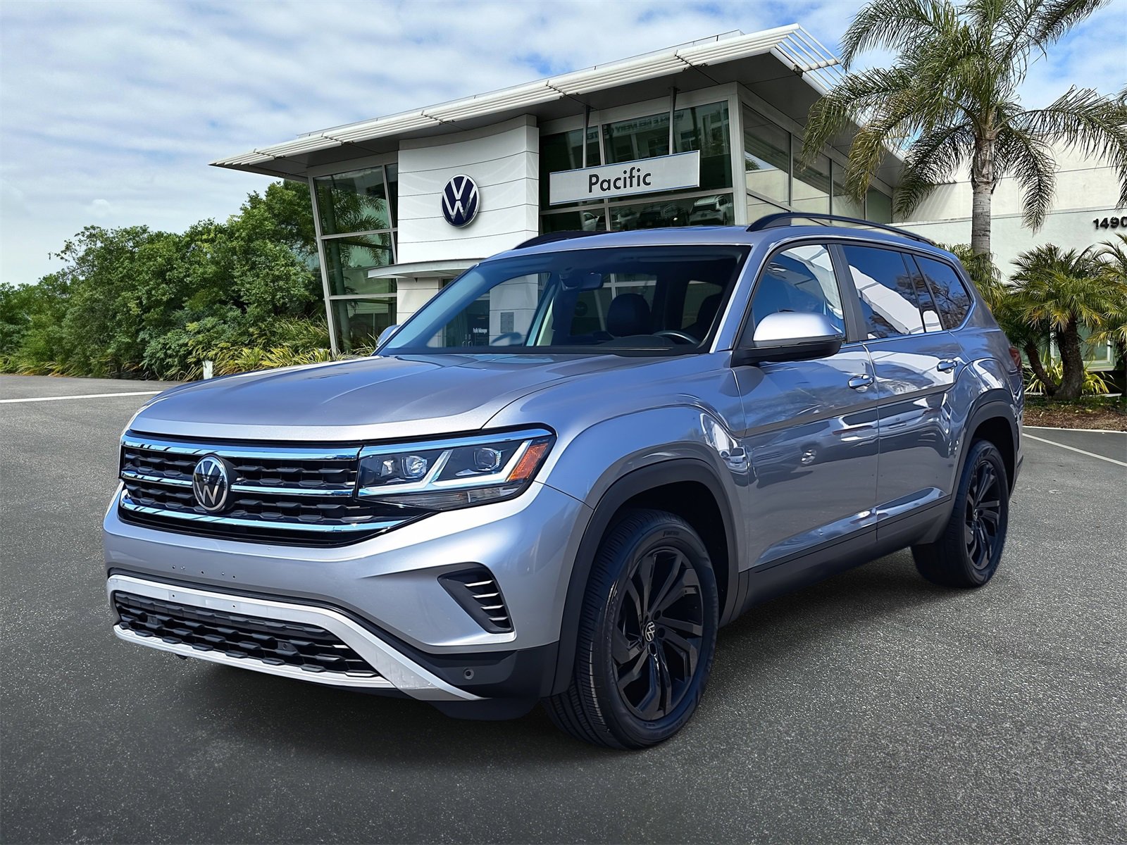 Used 2022 Volkswagen Atlas SE w/ Panoramic Sunroof Package
