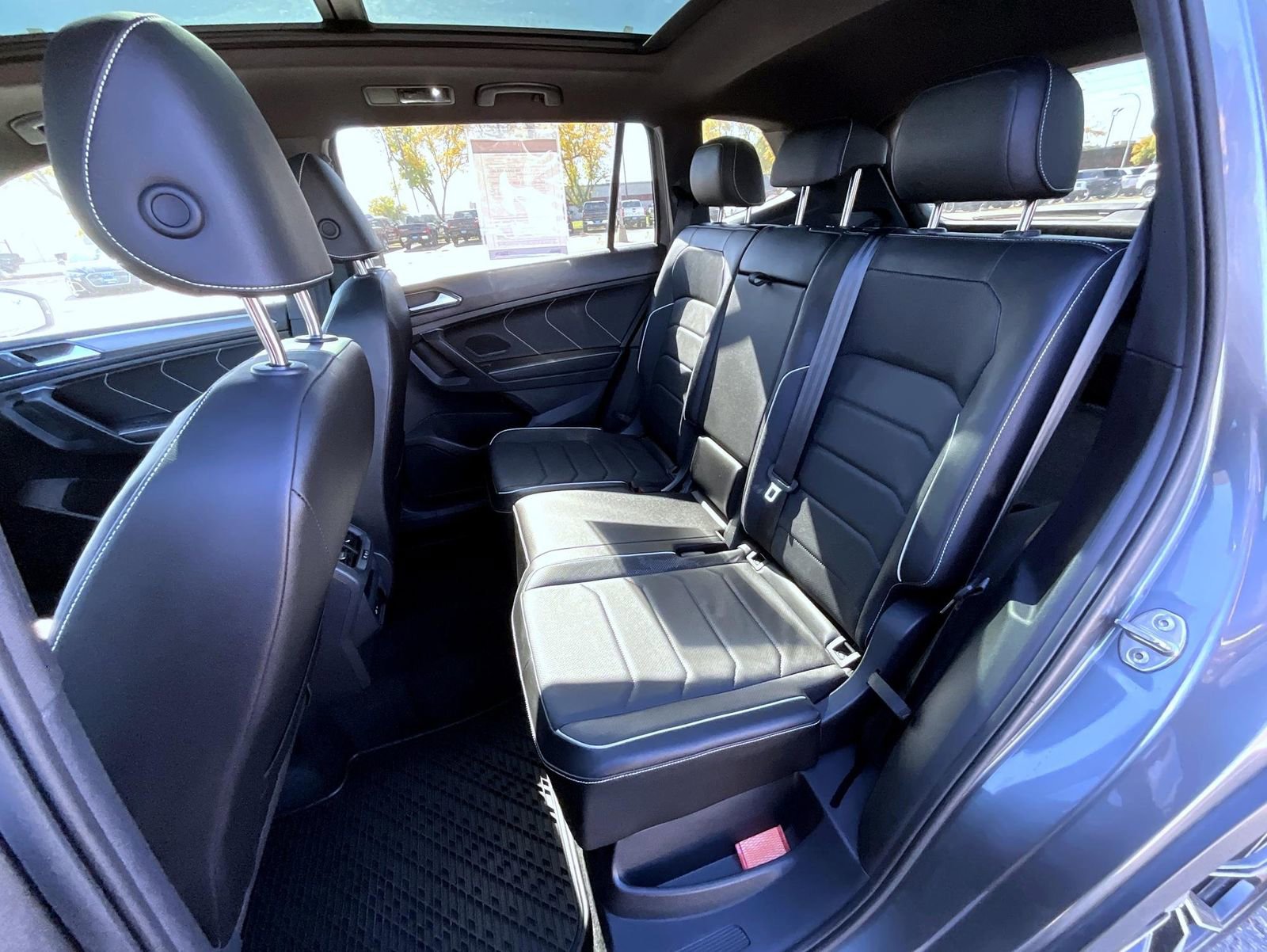 Used 2023 Volkswagen Tiguan SEL R-Line image 20