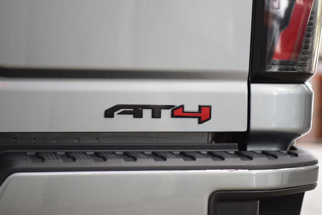 Used 2024 GMC Sierra 2500 AT4 w/ AT4 Preferred Package AWD/4WD image 26