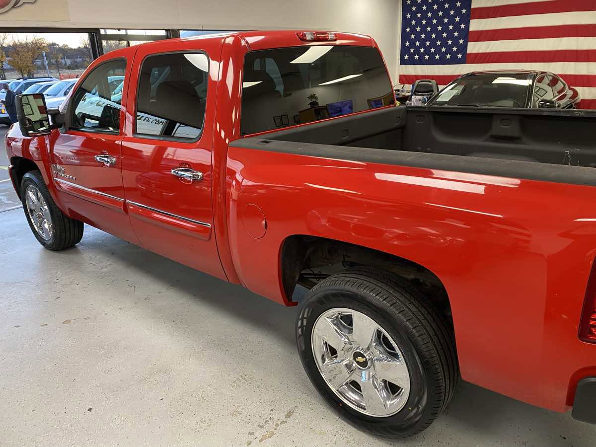 Used 2011 Chevrolet Silverado 1500 LT w/ Texas Edition image 12