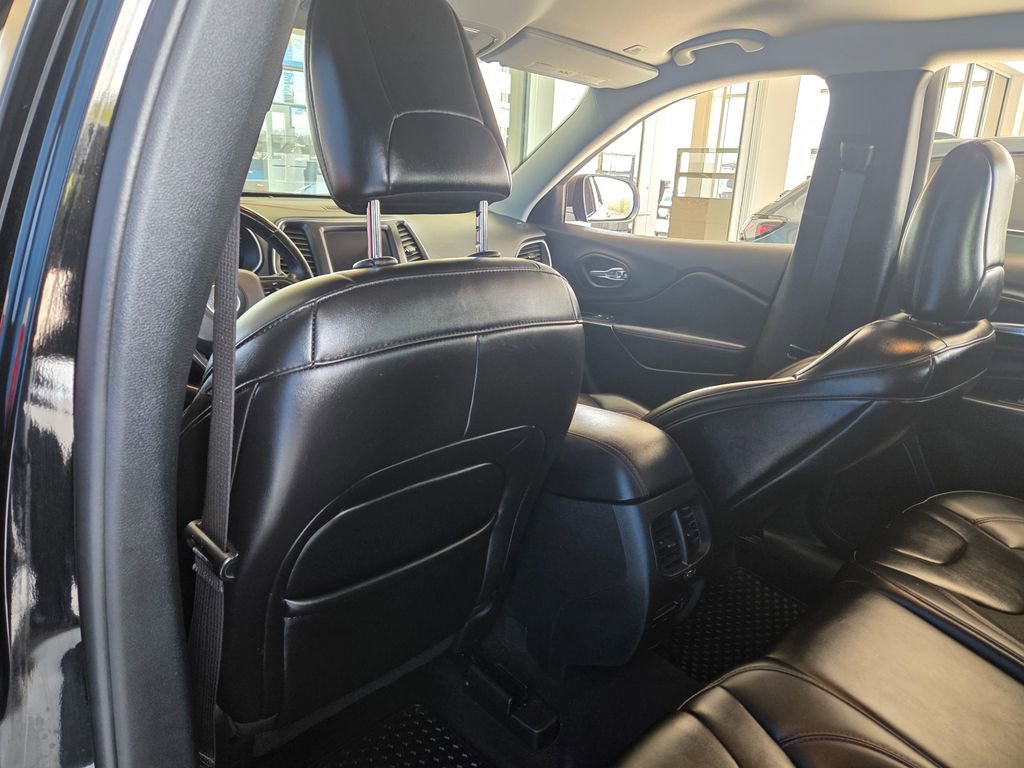 Used 2019 Jeep Cherokee Trailhawk w/ Comfort & Convenience Group image 20