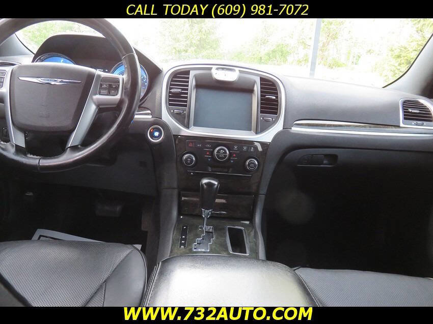 Used 2012 Chrysler 300 C RWD image 15
