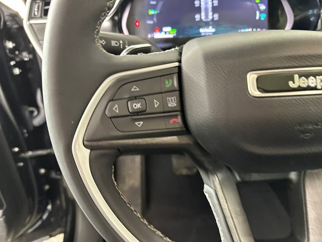 Used 2023 Jeep Grand Cherokee 4WD 4xe w/ Luxury Tech Group II image 15