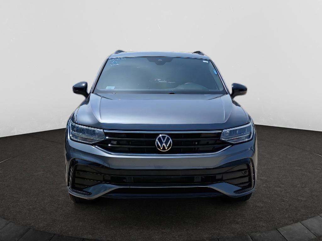 Used 2023 Volkswagen Tiguan SE R-Line FWD image 7