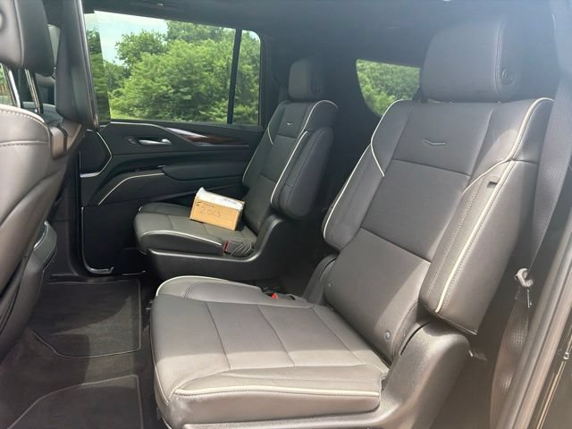 Certified 2024 Cadillac Escalade ESV Premium Luxury w/ Performance Package AWD/4WD image 22