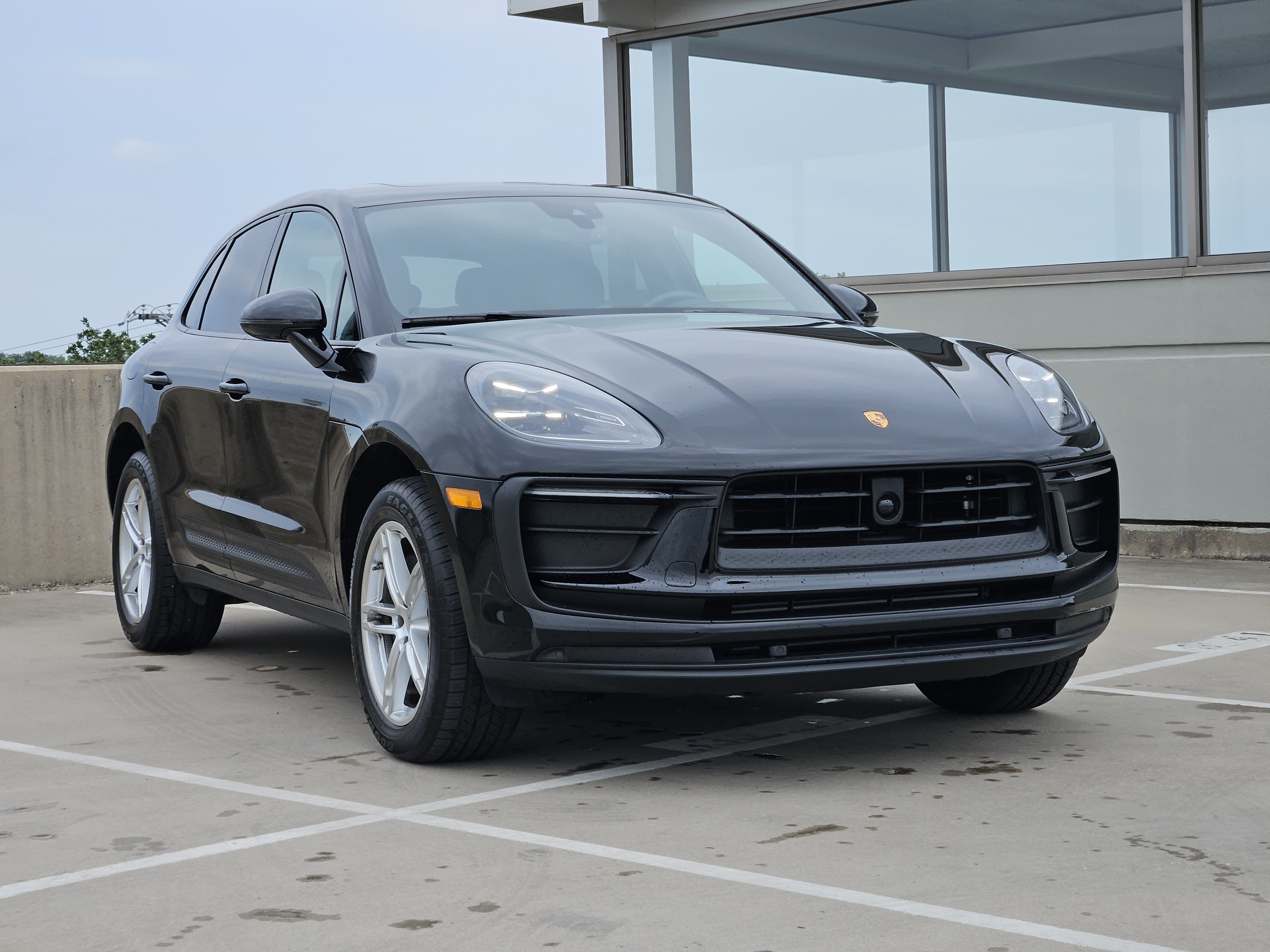 Certified 2026 Porsche Macan AWD/4WD image 10