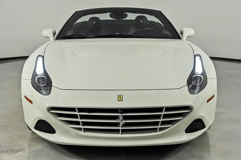 Used 2016 Ferrari California T RWD image 5