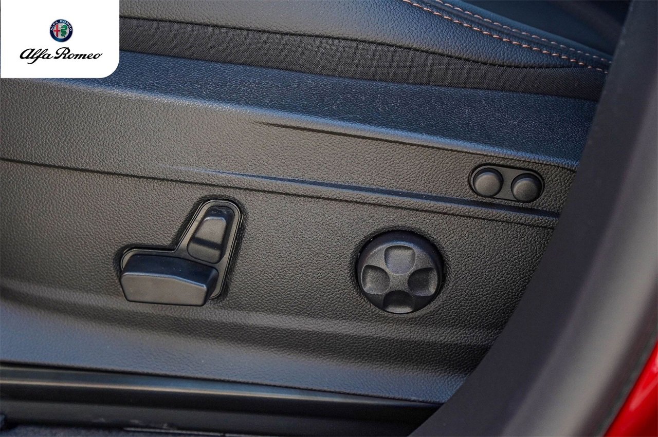 New 2025 Alfa Romeo Stelvio Sprint image 20