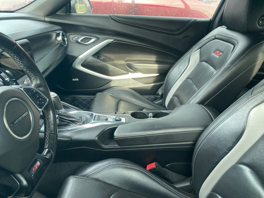 Used 2018 Chevrolet Camaro SS RWD image 11