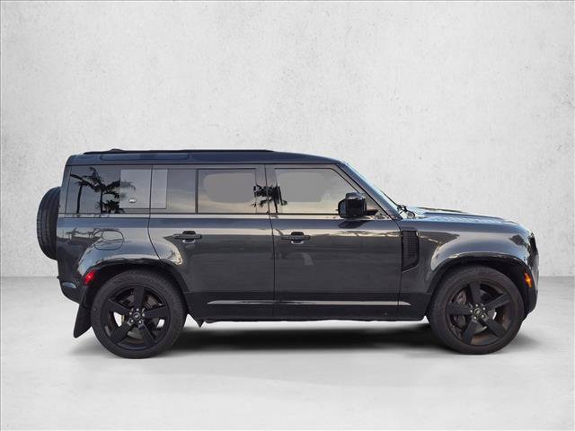 Used 2024 Land Rover Defender 110 X-Dynamic SE AWD/4WD image 4