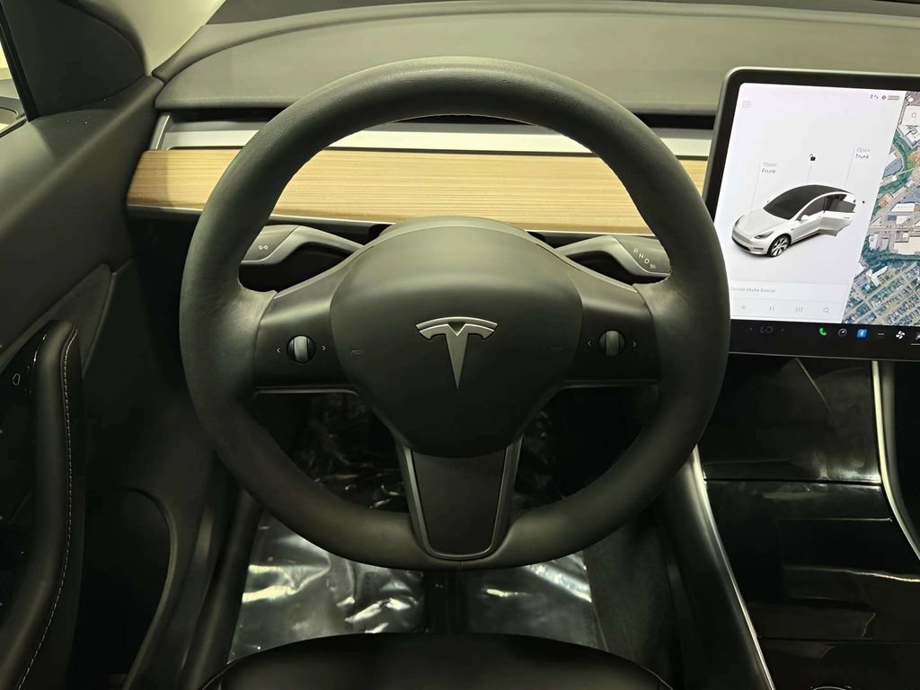 Used 2021 Tesla Model Y Long Range AWD/4WD image 24
