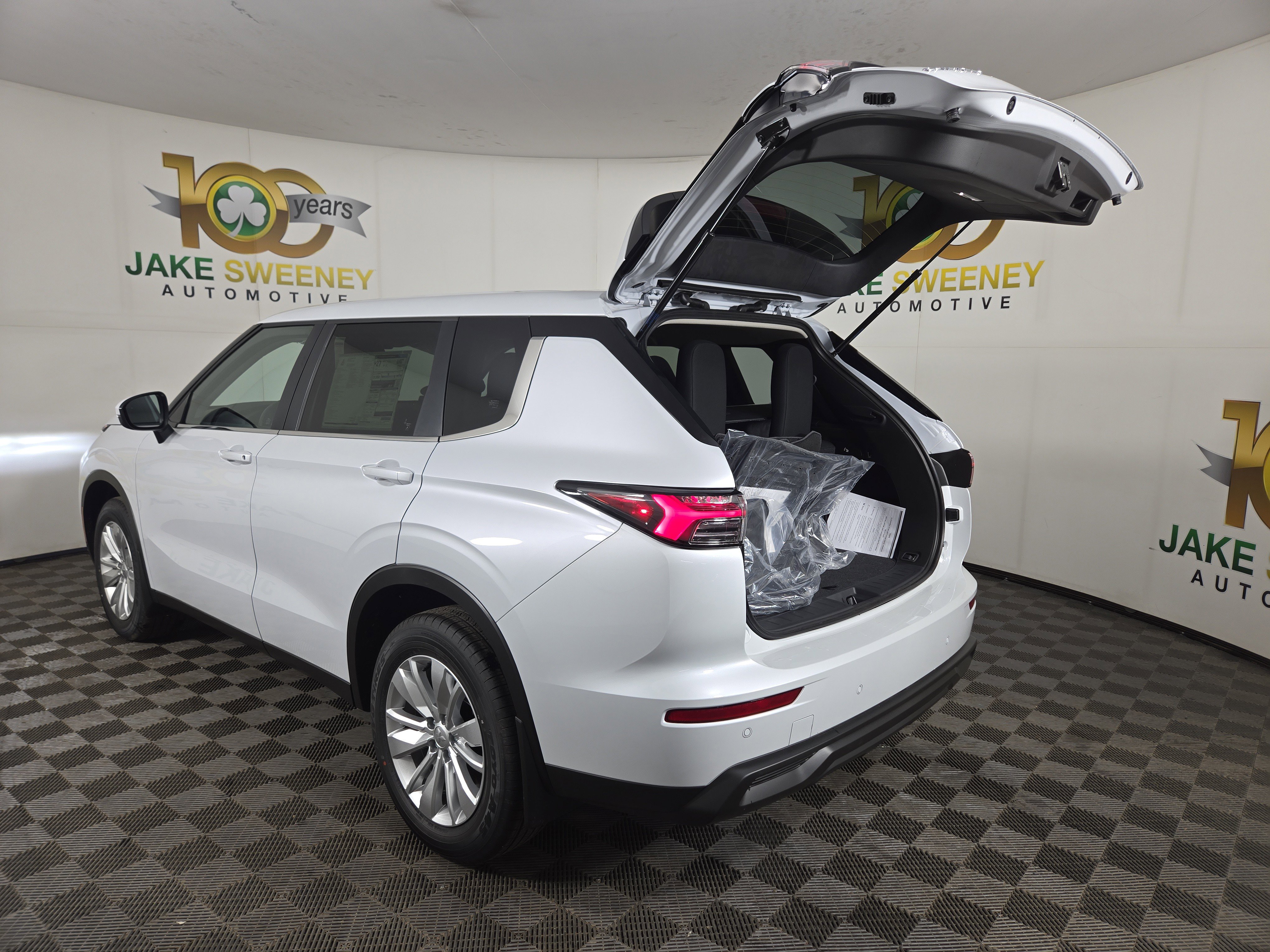 New 2025 Mitsubishi Outlander ES image 29