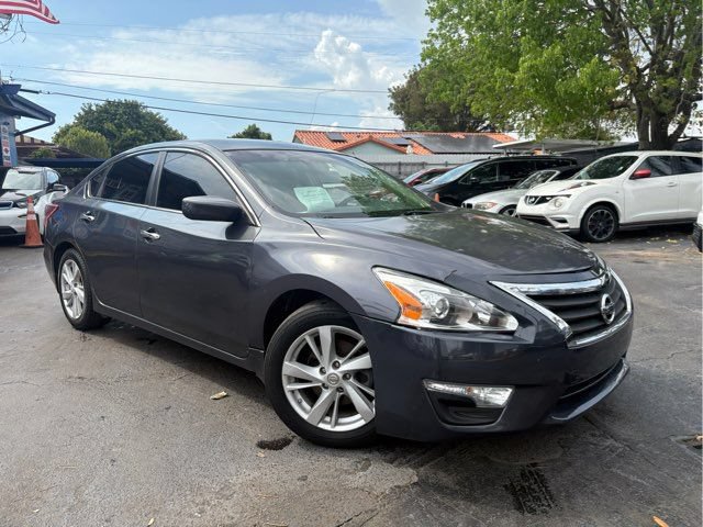 Used 2013 Nissan Altima 2.5 SV FWD image 2