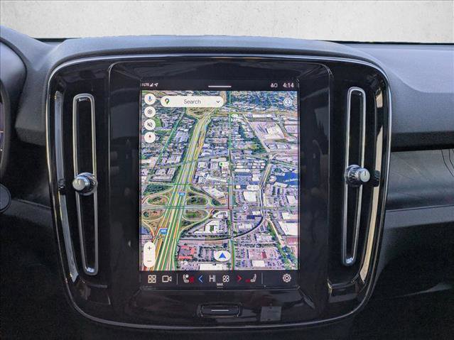 Used 2023 Volvo XC40 Recharge Plus image 13
