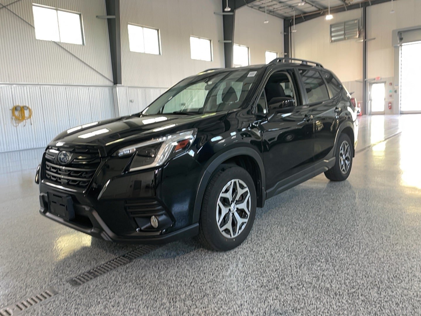 Used 2023 Subaru Forester Premium AWD/4WD image 3