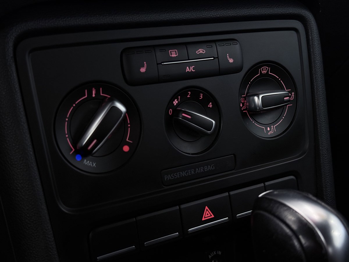 Used 2015 Volkswagen Beetle 1.8T image 40