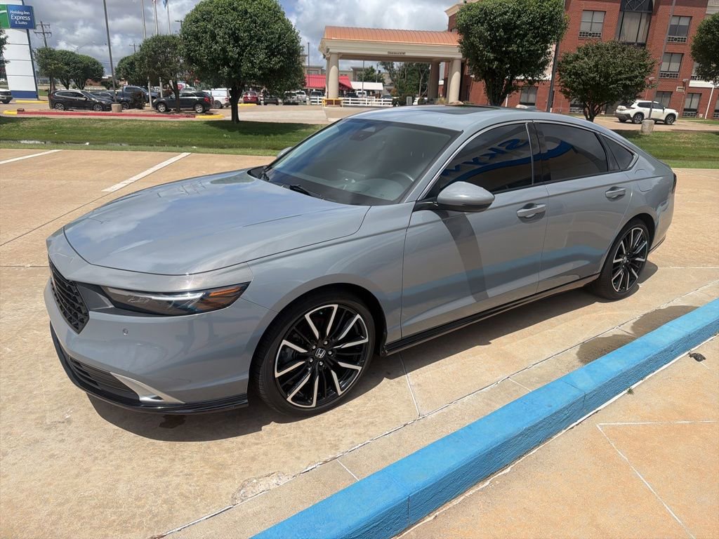 Used 2024 Honda Accord Touring image 9