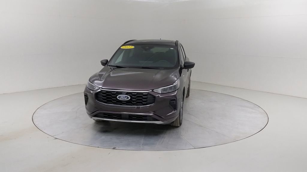 Certified 2023 Ford Escape ST-Line w/ Tech Pack #1 image 9