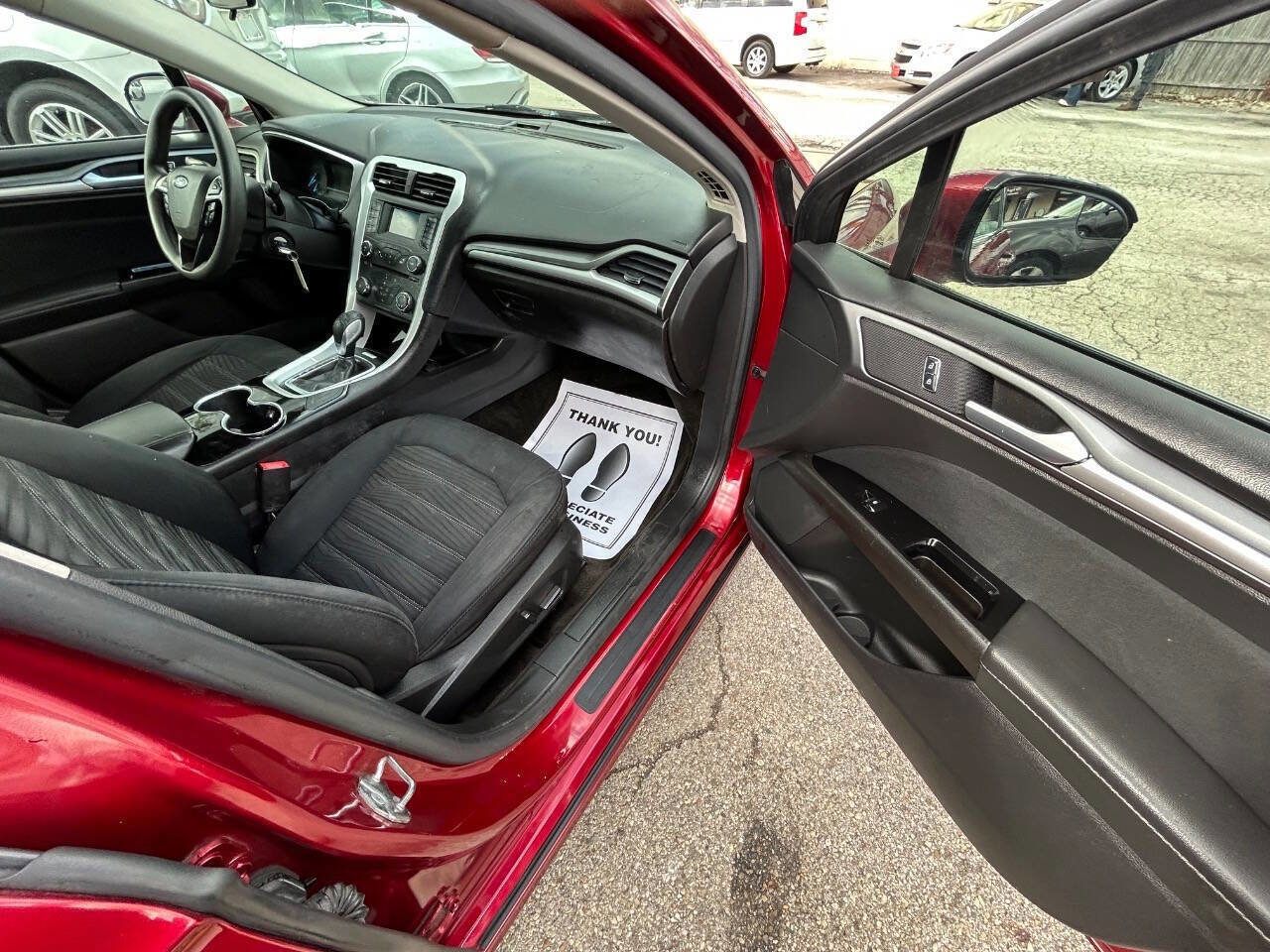 Used 2016 Ford Fusion SE image 9