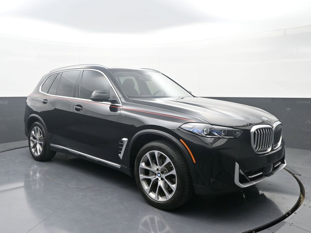 Used 2024 BMW X5 xDrive40i w/ Premium Package AWD/4WD image 3