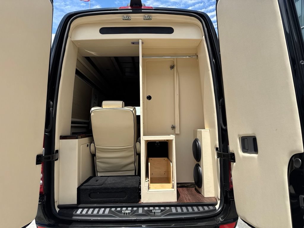 Used 2017 Mercedes-Benz Sprinter 2500 image 23