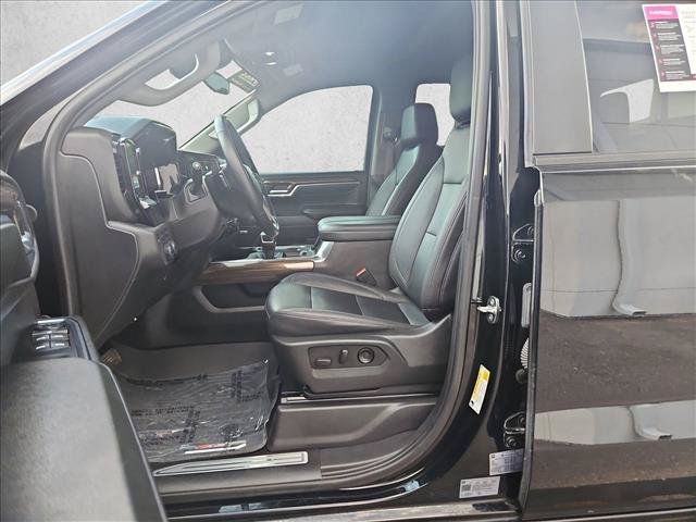 Used 2024 Chevrolet Silverado 1500 LT Trail Boss w/ LT Trail Boss Premium Package AWD/4WD image 16