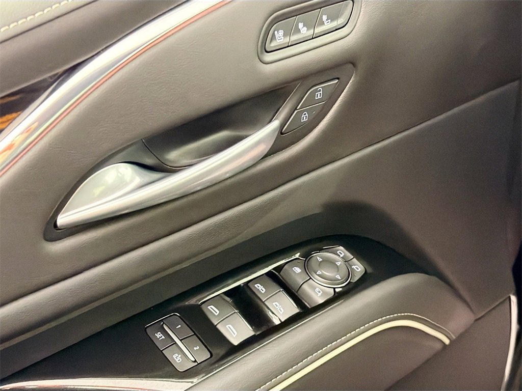 Used 2024 Cadillac Escalade Premium Luxury image 18