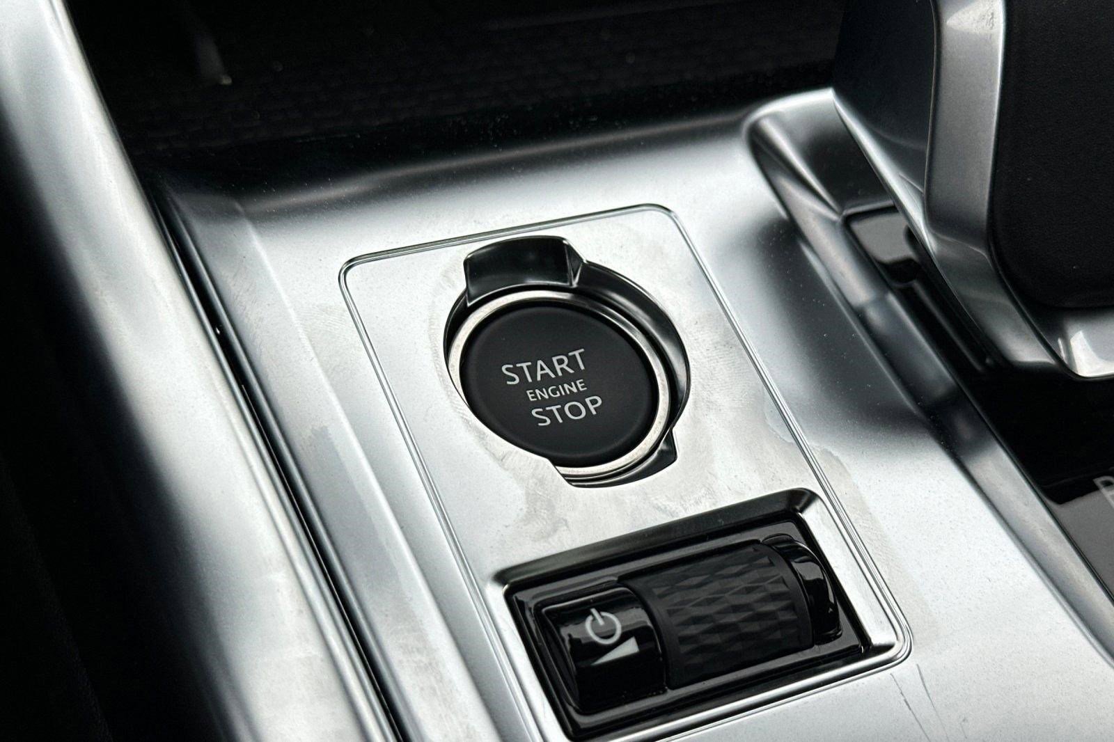 New 2024 Jaguar XF R-Dynamic SE image 28