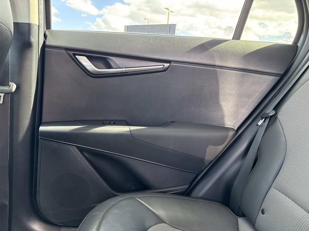 Used 2023 Kia Niro EX image 17