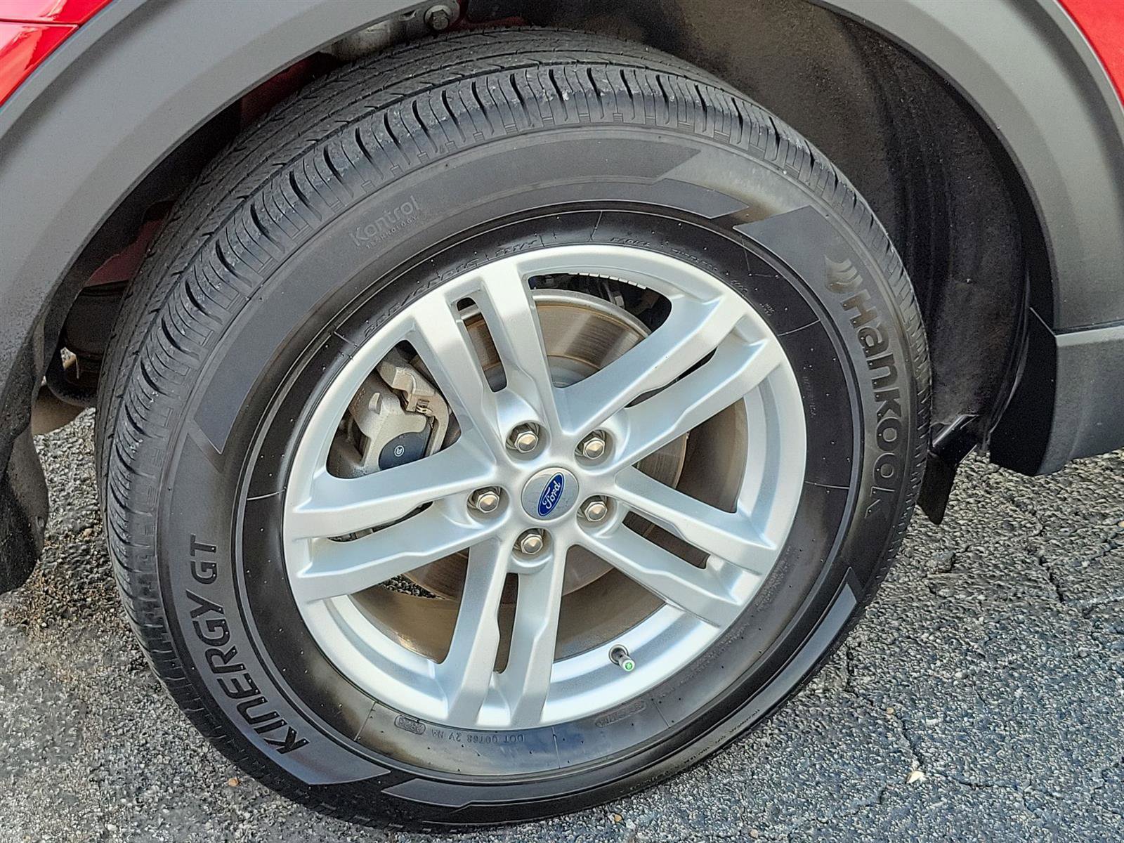 Used 2023 Ford Explorer XLT image 30