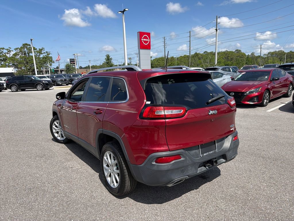 Used 2017 Jeep Cherokee Latitude w/ Trailer Tow Group FWD image 5