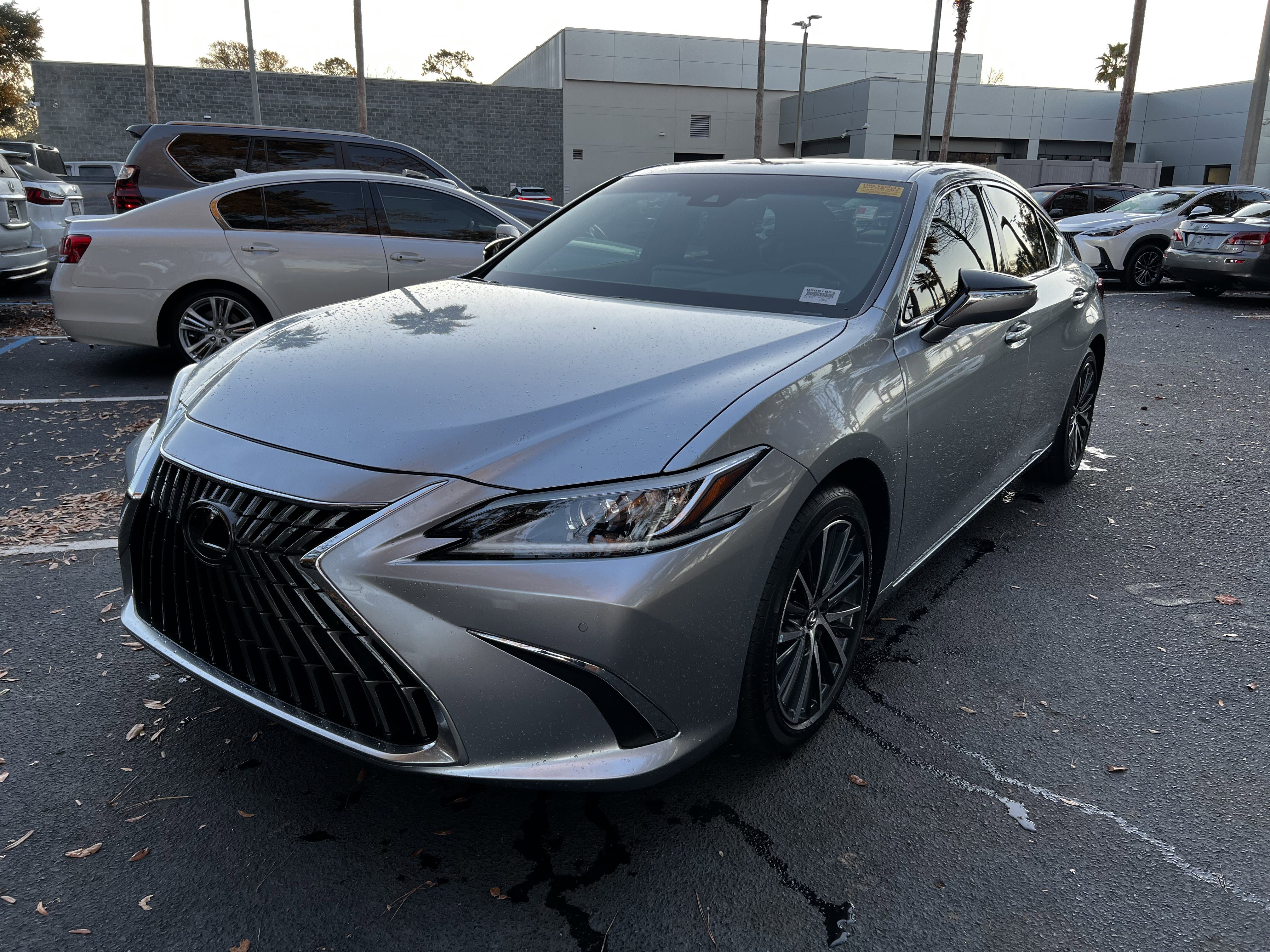 Used 2024 Lexus ES 350 w/ Premium Package image 5